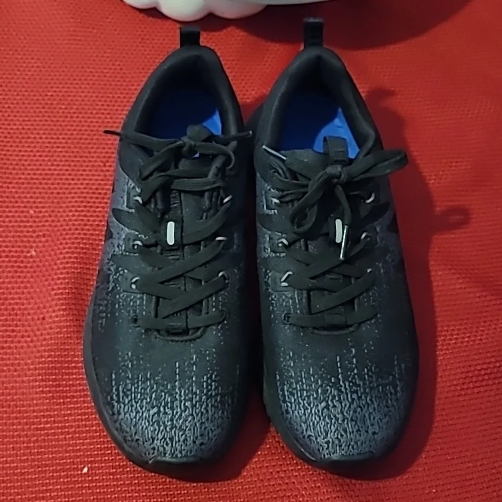 Shoes - Picture 1 of 3